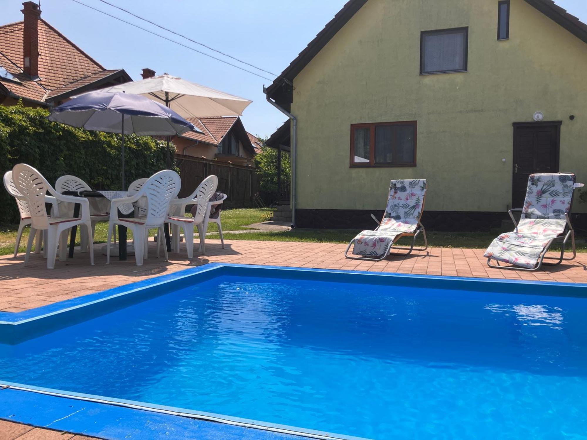 Lellei Pihenohaz Balatonlelle Villa Exterior photo