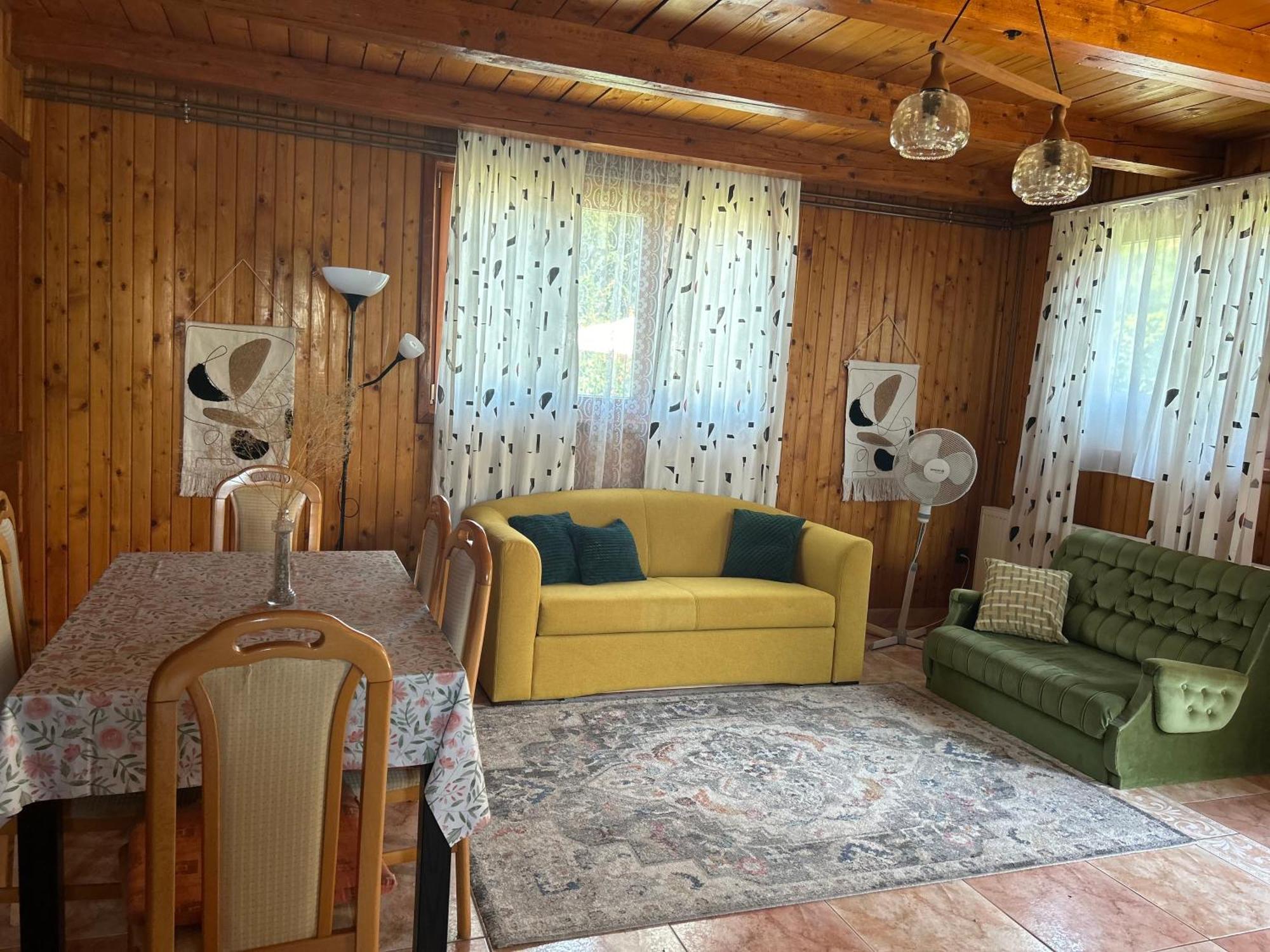 Lellei Pihenohaz Balatonlelle Villa Exterior photo